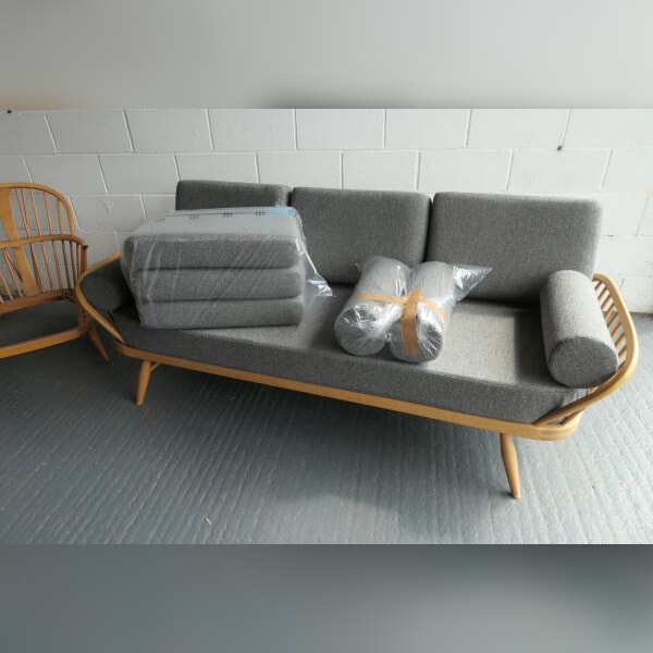 2 Ercol Daybeds out to Dursley, Glos. 2 Ercol Daybeds out to Dursley, Glos.